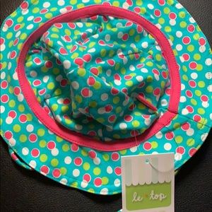 New Levi’s Top infants girls hat S3-9M NWT